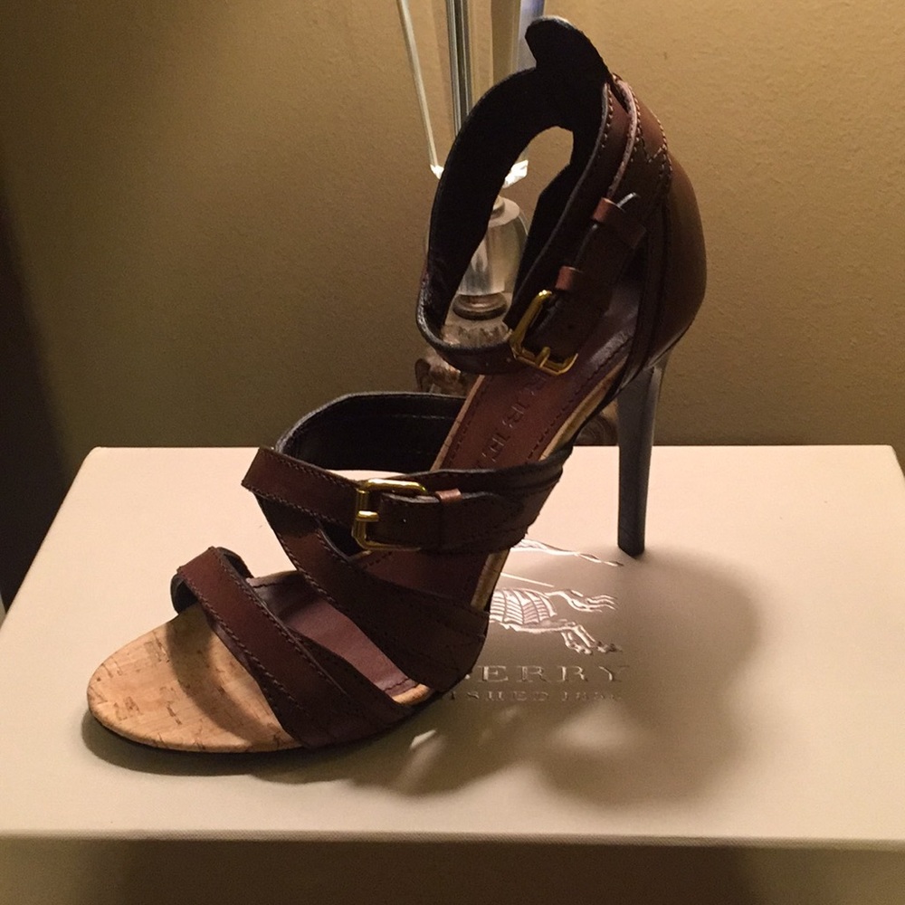 Burberry Strappy Pump